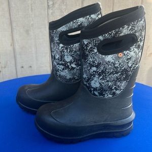Bogs NeoClassic Kids' Winter Boots - Black Micro Camo - size 12 kids